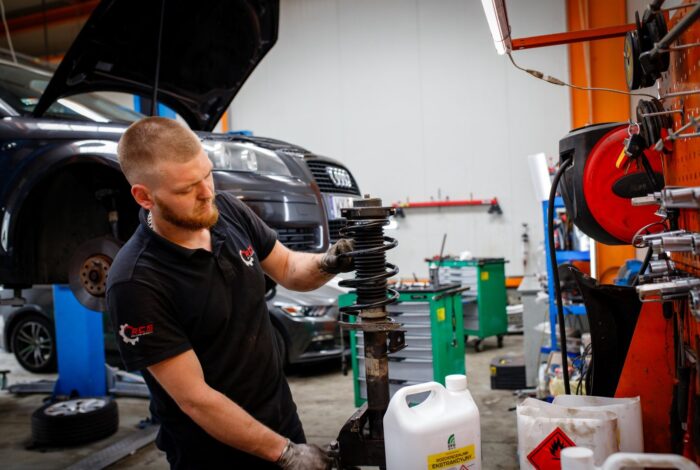 СТО Дніпро. Російськомовний автосервіс в Дніпро MUSTANG 1094